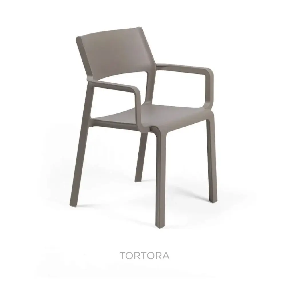 silla trill con brazo tortora.webp