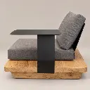 Sillón moderno con mesa integrada.webp