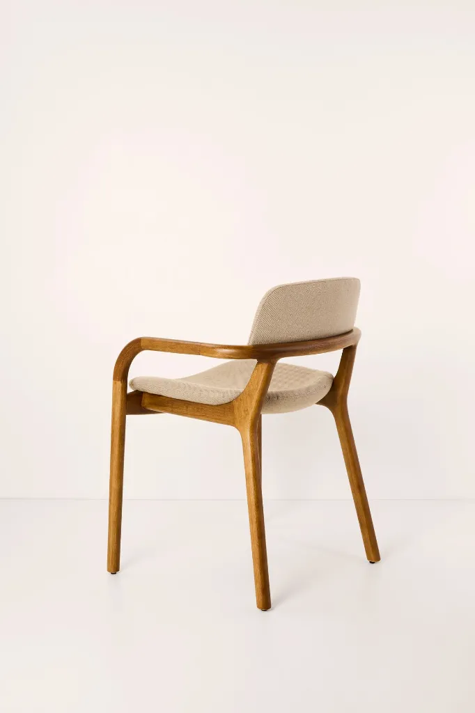 SILLA AERA_tela blanca .webp