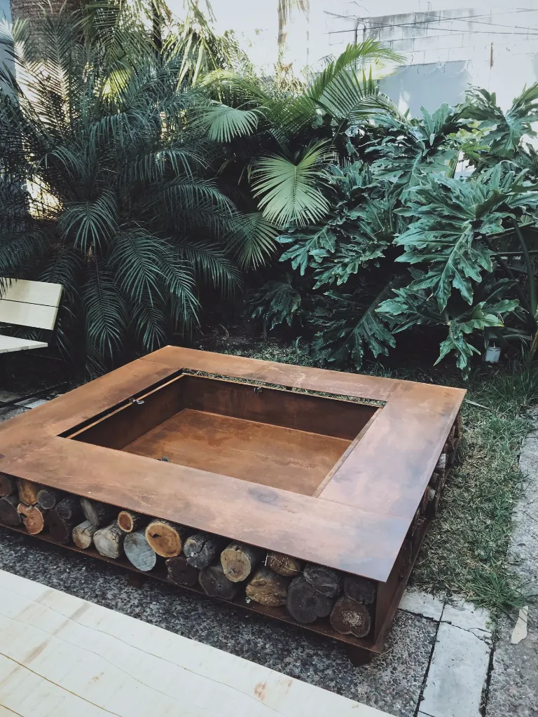 BRASERO FIREPIT 150X170 CHAPA OXIDO CON ESTACA:PARRILLA:PLANCHA:PINCHOS 1.webp