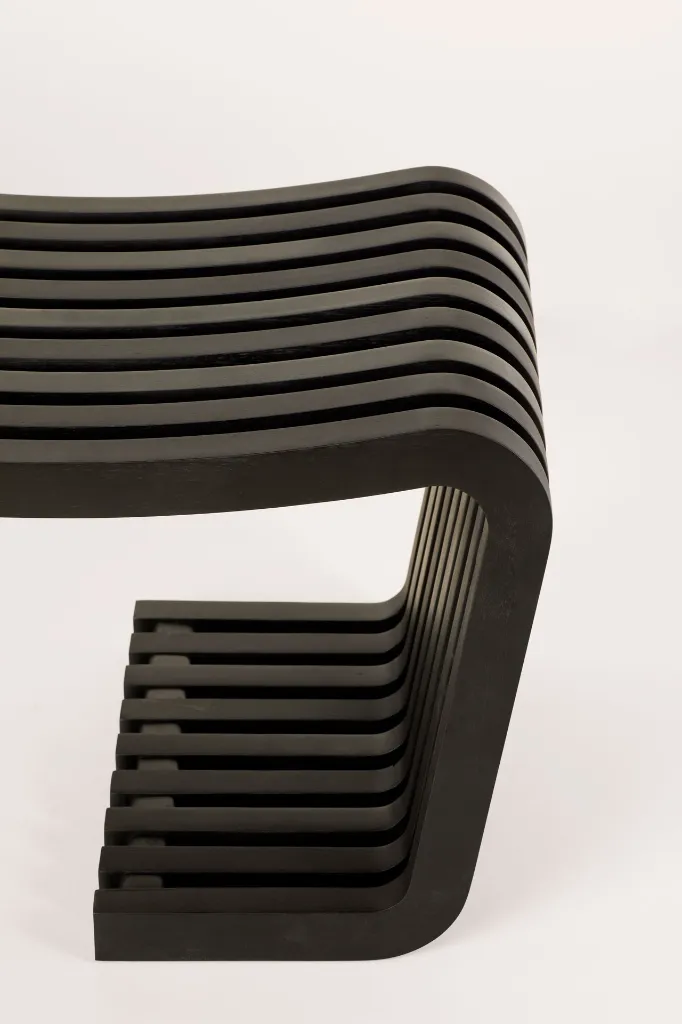 BANCO RIPPA NEGRO_ DETALLE.webp