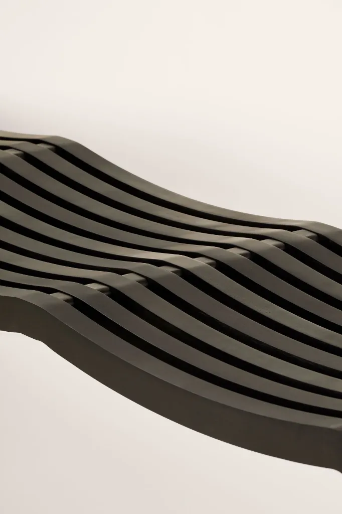 BANCO RIPPA NEGRO_ DETALLE2.webp