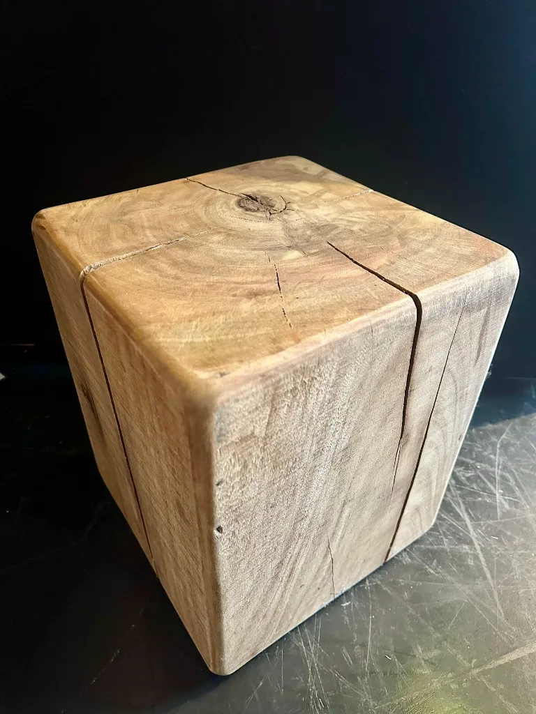 TOCO MACIZO 30X30XH45:40 GUAICA 1.webp